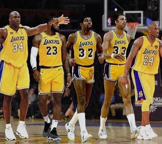 年季后赛中 年季后赛中